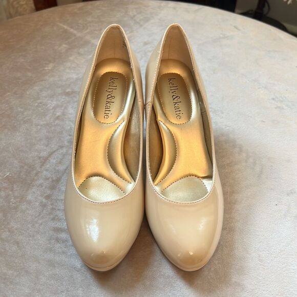 Like new! Kelly & Katie Sz 6 Nude Ivory Cream Heels - Picture 3 of 9